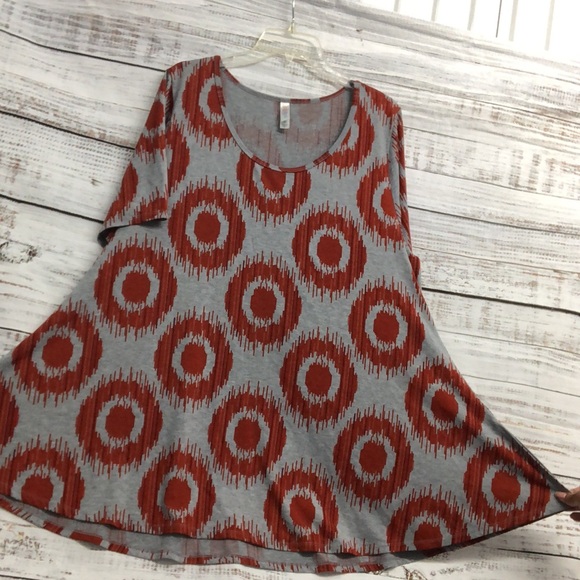 Host Pick!! LulaRoe Plus Size Tunic Top - Picture 9 of 13